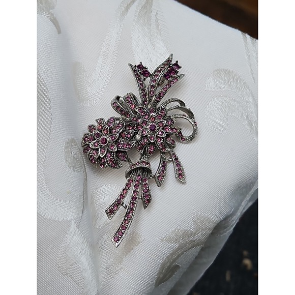 Ciner Amethyst Rhinestone Flower Brooch Chrysanthemum Vintage USA 3.75" - Picture 1 of 11
